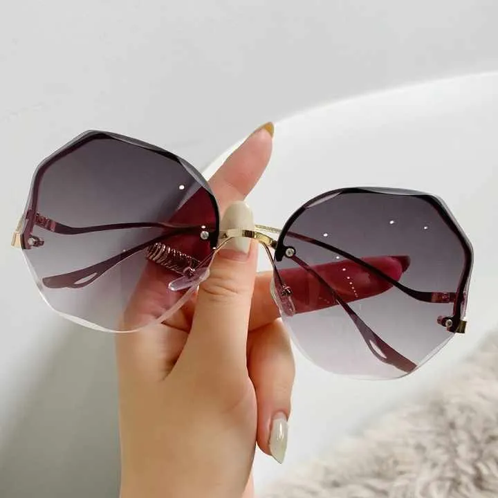 نظارات شمسية نسائية  Women's sunglasses