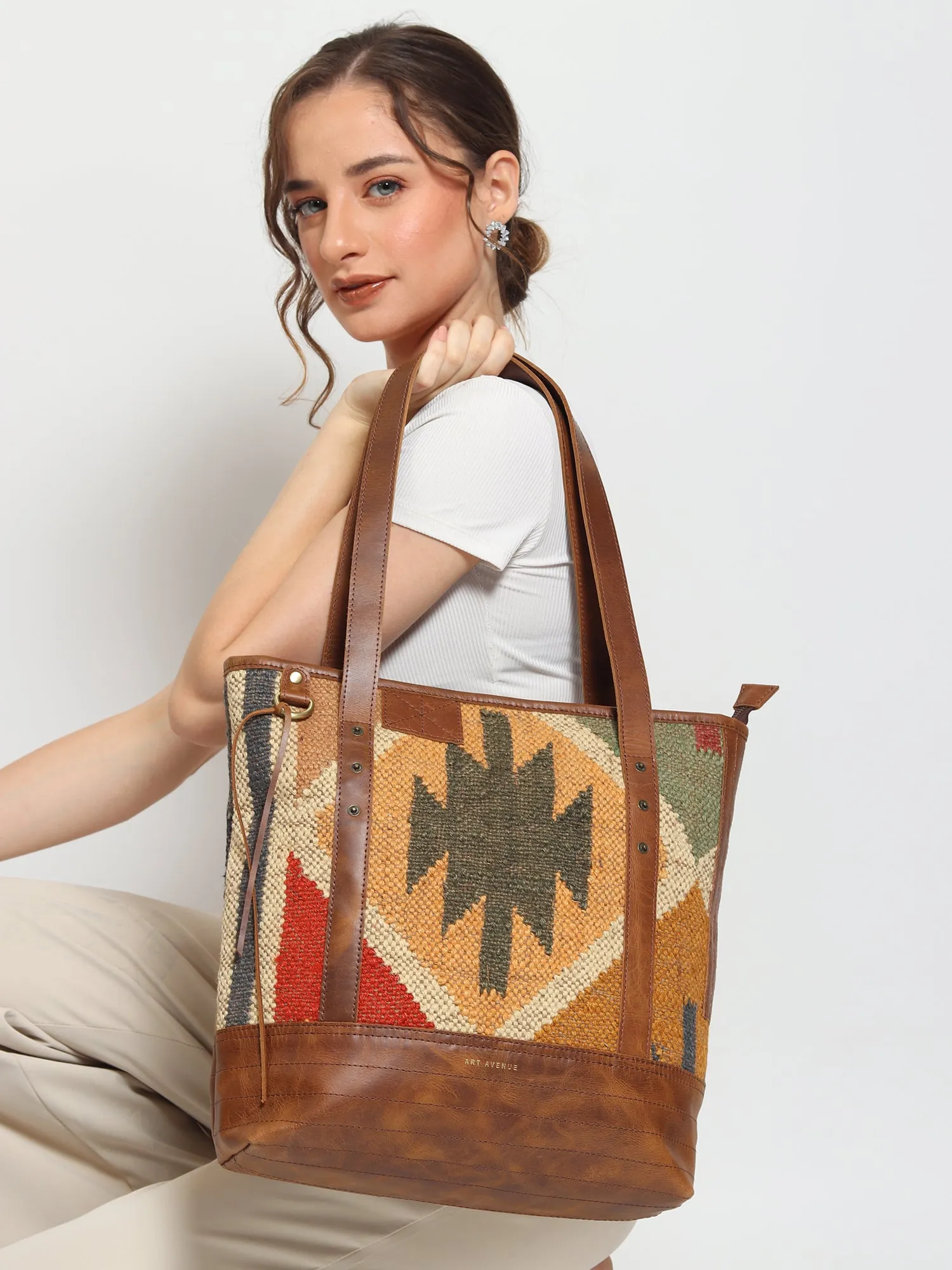 ANEUR - KILIM & LEATHER HAND BAG