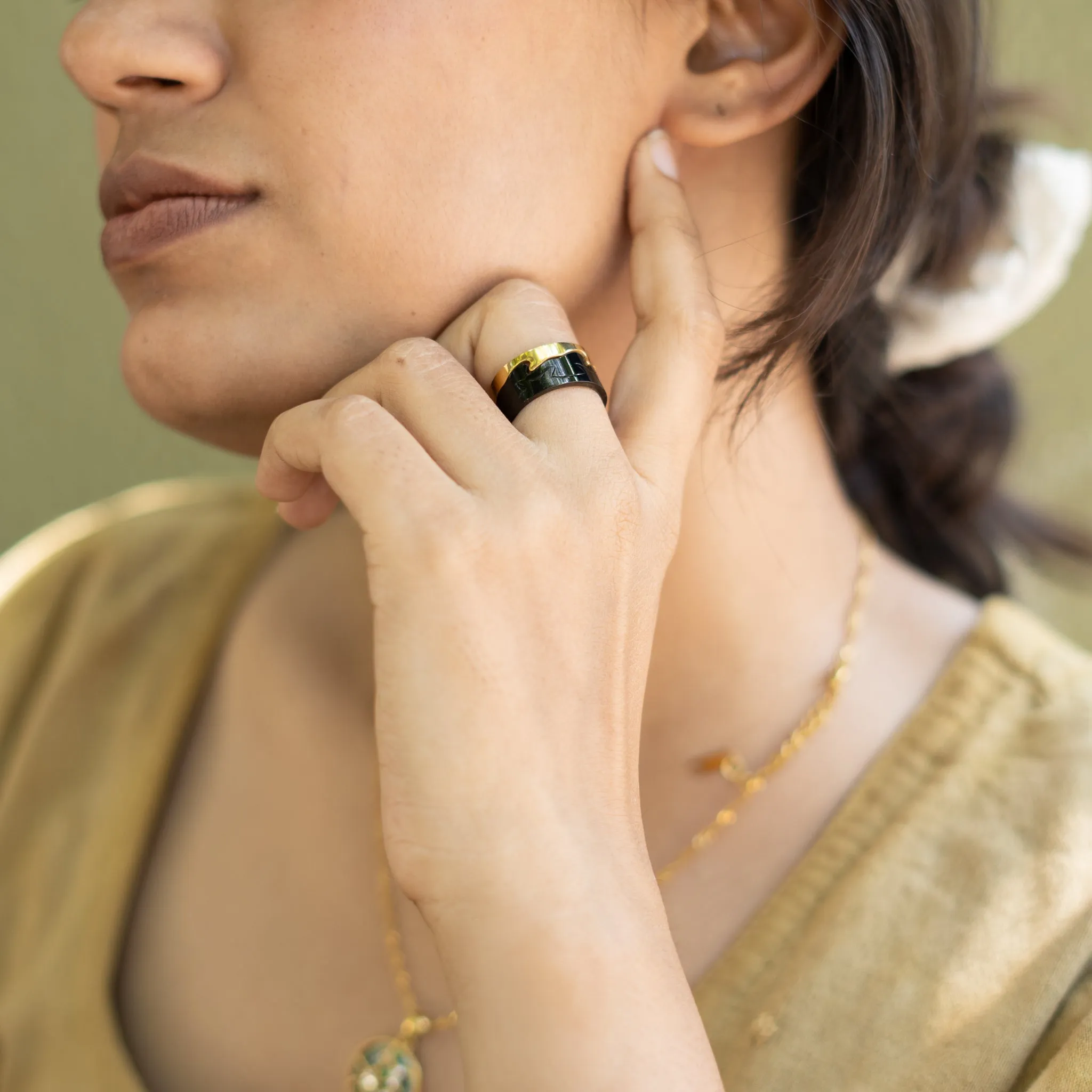 Black and Gold Waves Unisex Ring