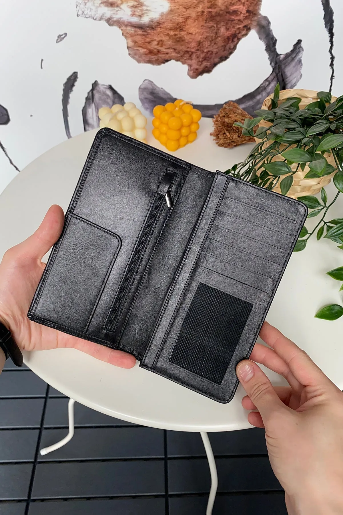 Boston - Genuine Leather Wallet with Phone Socket and Kangaroo Compartment