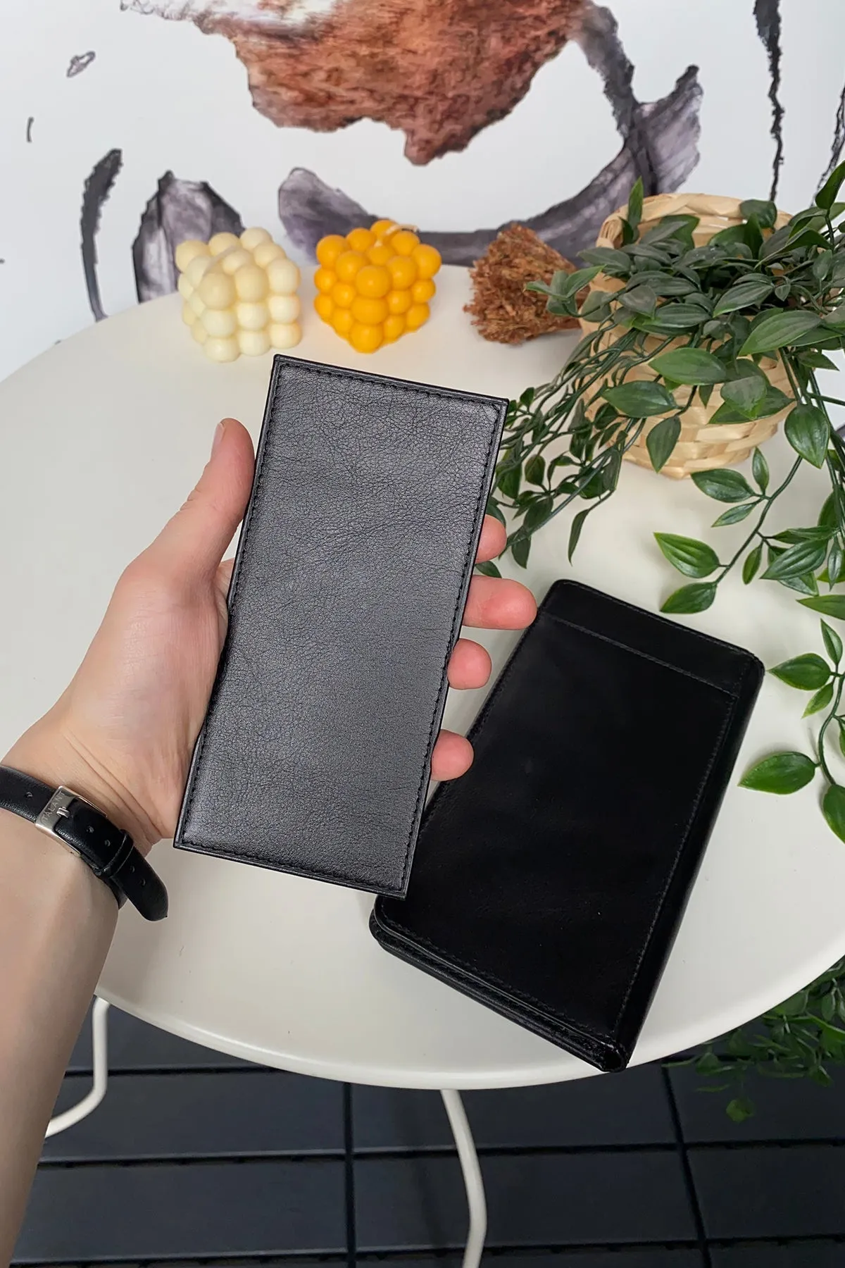 Boston - Genuine Leather Wallet with Phone Socket and Kangaroo Compartment
