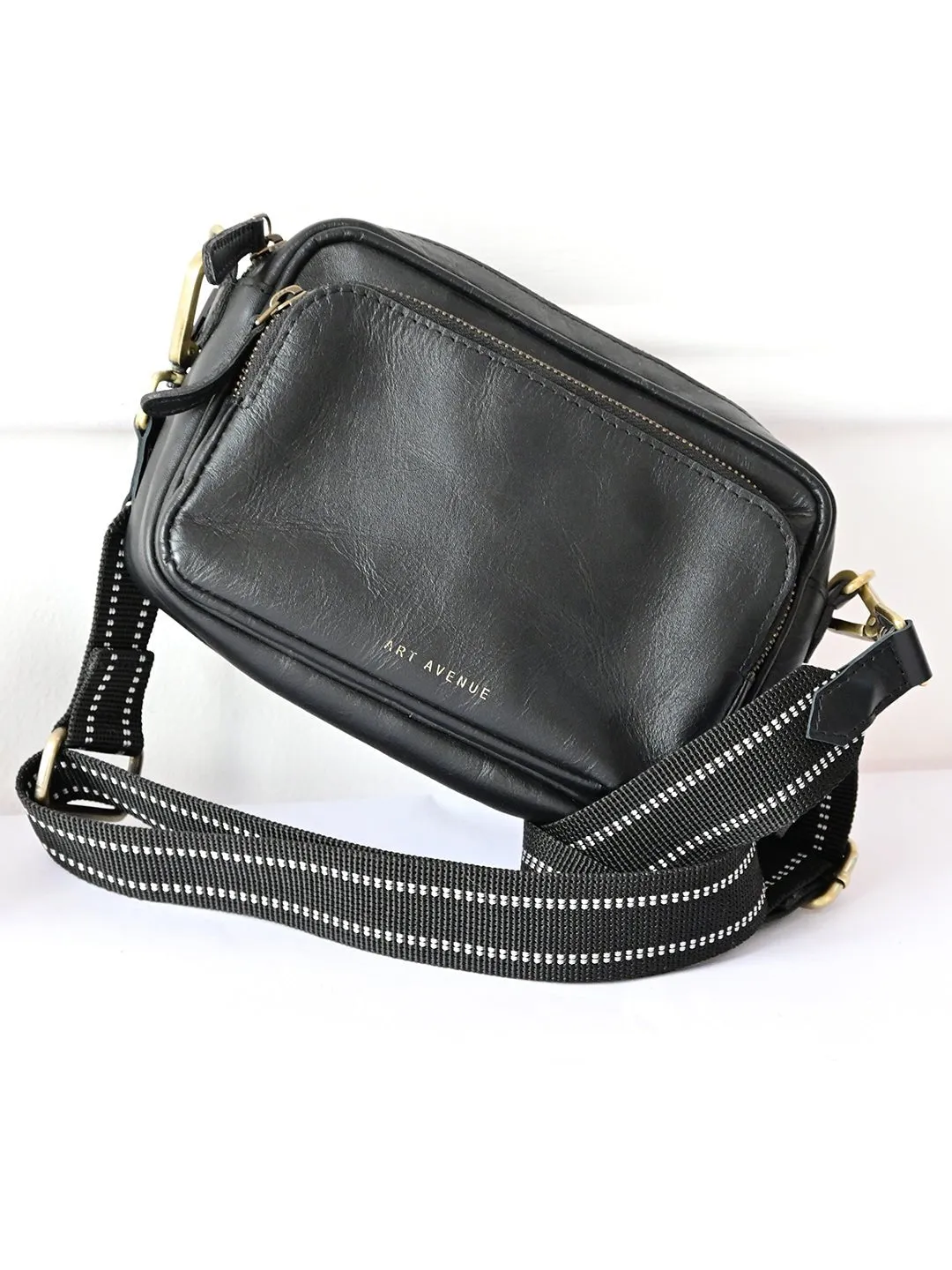 HARISSON  - LEATHER SLING BAG (Black)