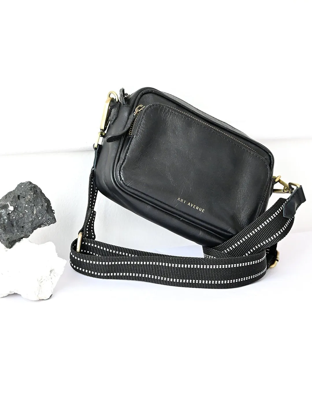 HARISSON  - LEATHER SLING BAG (Black)