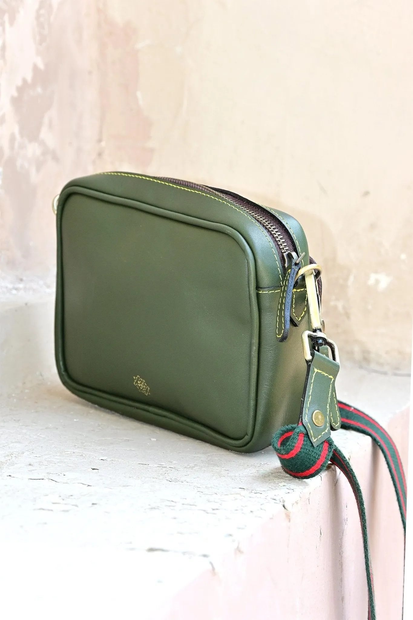 HARISSON  - LEATHER SLING BAG (Green)