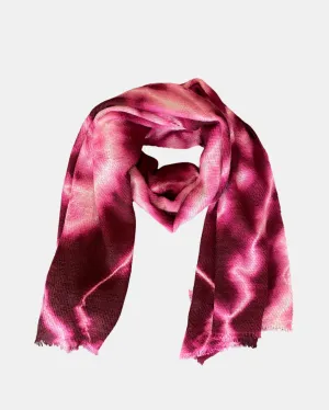 ILLUSION IN MAROON