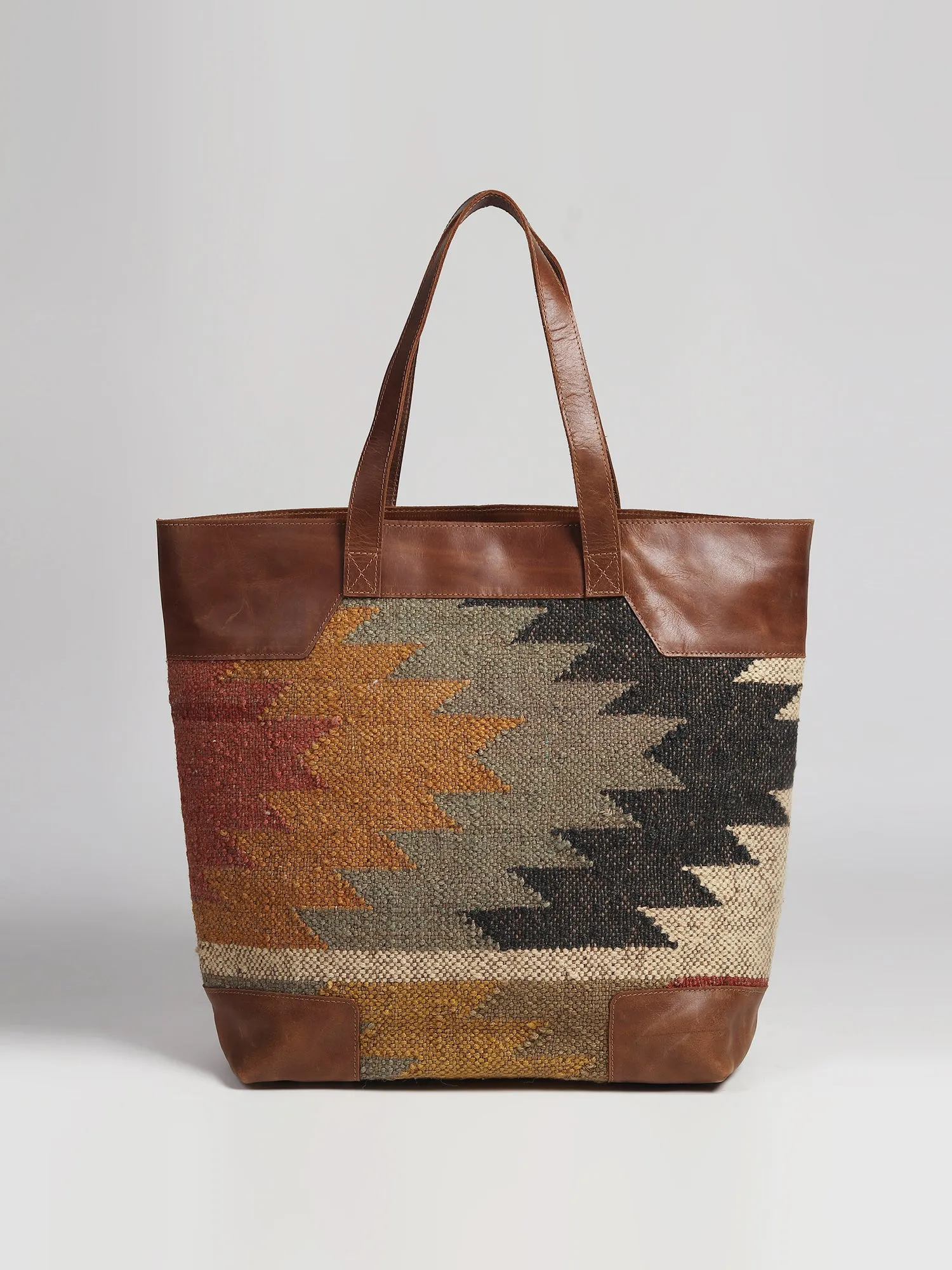 NAHUA - LEATHER AND KILIM BAG